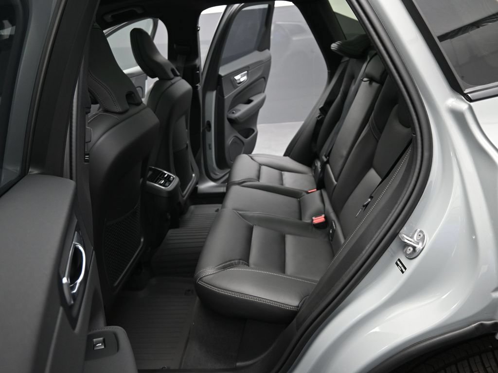 New 2026 Volvo XC60 B5 Ultra w/ Climate Package AWD/4WD image 13