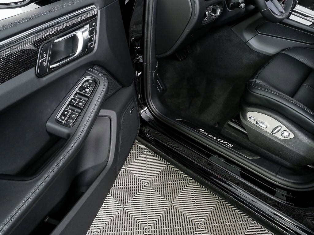New 2026 Porsche Macan GTS image 8