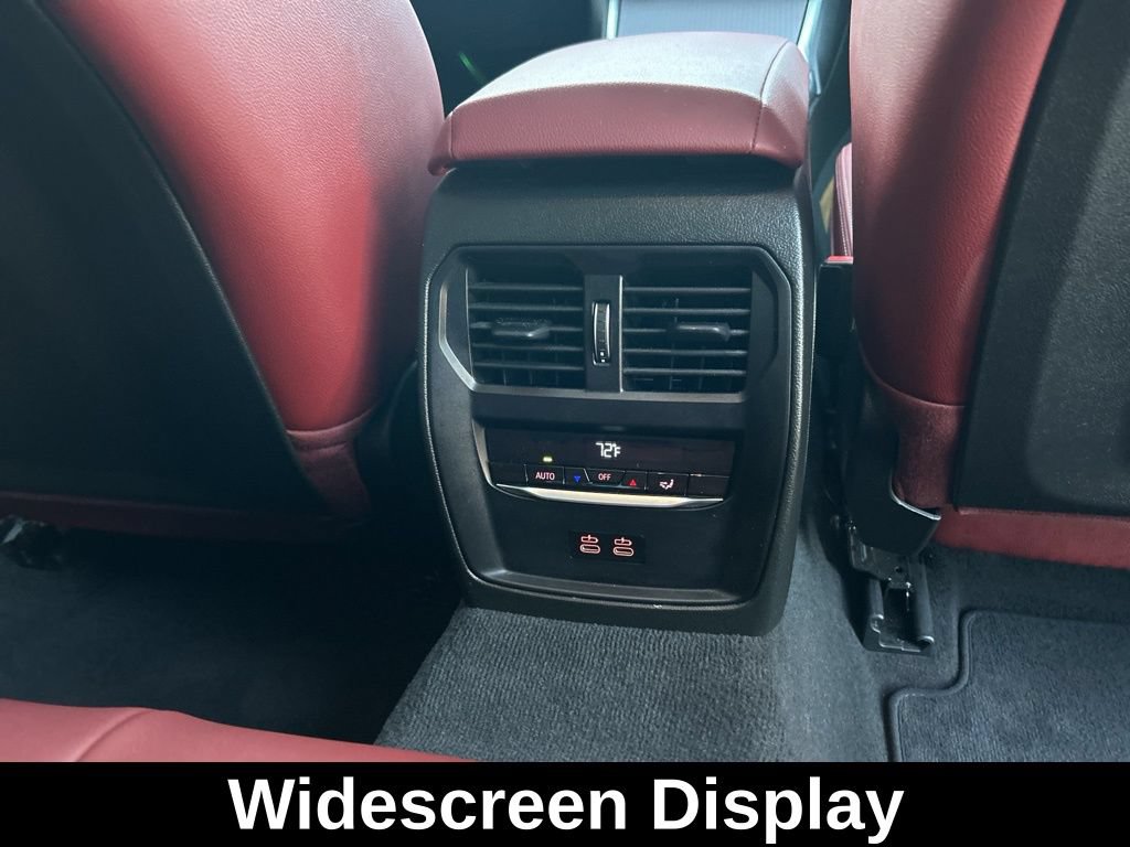 Used 2025 BMW 330i xDrive Sedan AWD/4WD image 28