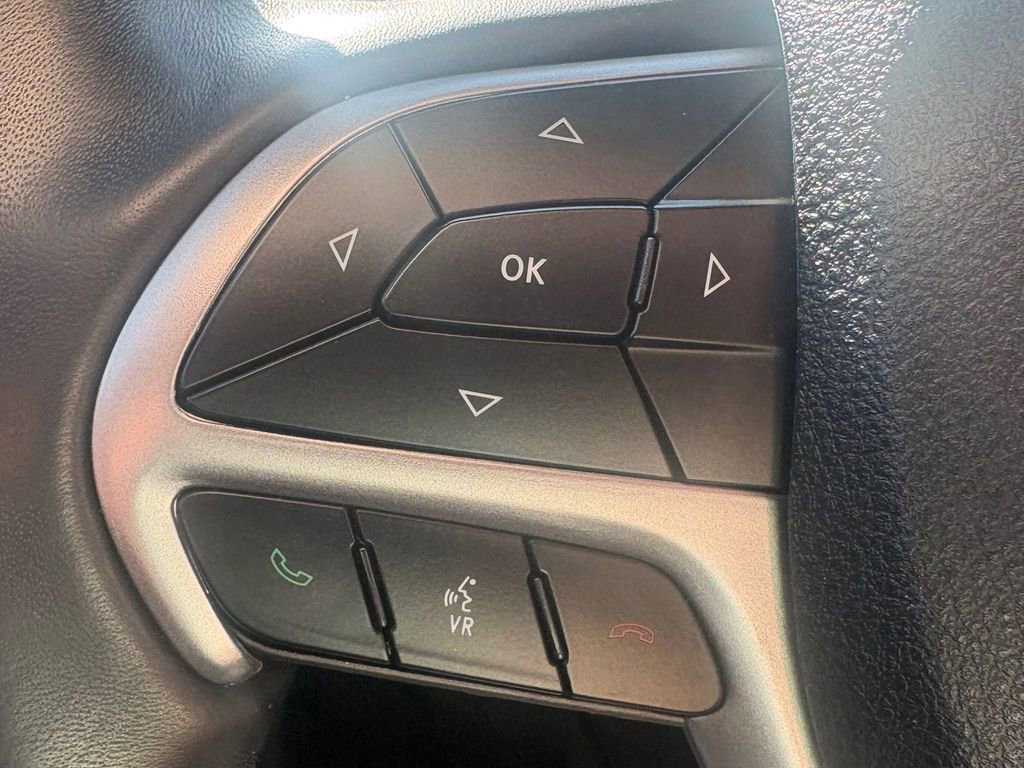 Used 2018 Jeep Grand Cherokee Altitude image 6