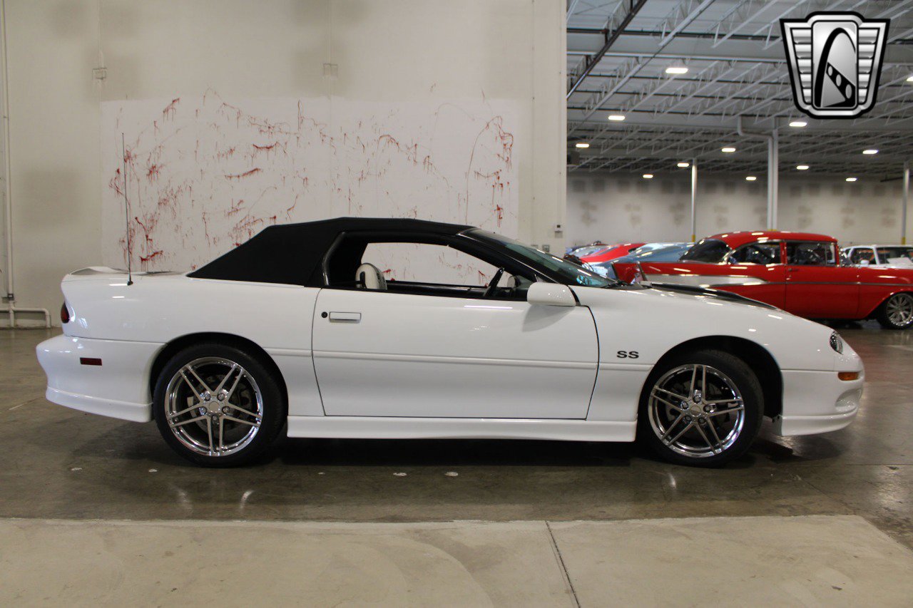 Used 2001 Chevrolet Camaro Z28 w/ SS Performance/Appearance Pkg image 11