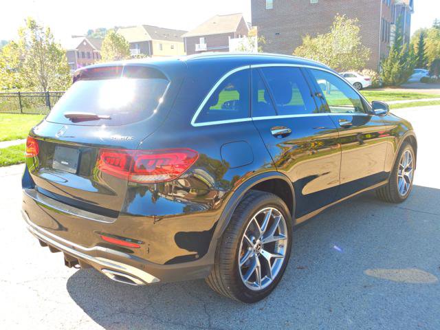 Used 2021 Mercedes-Benz GLC 300 4MATIC w/ AMG Line image 4