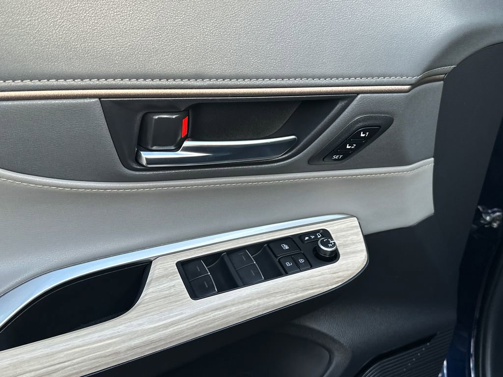 Certified 2022 Toyota Venza Limited image 18