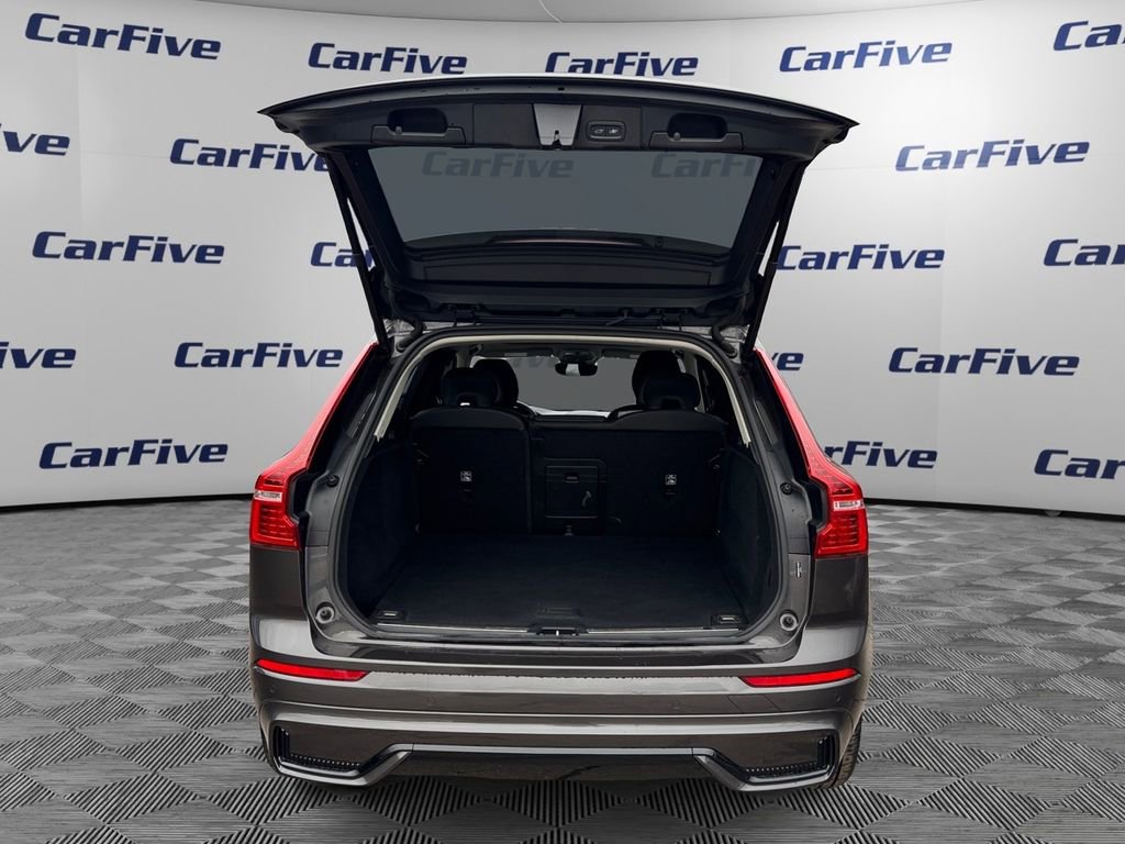 Used 2025 Volvo XC60 B5 Plus image 11