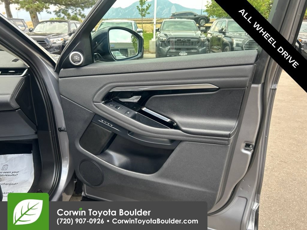 Used 2020 Land Rover Range Rover Evoque SE AWD/4WD image 10