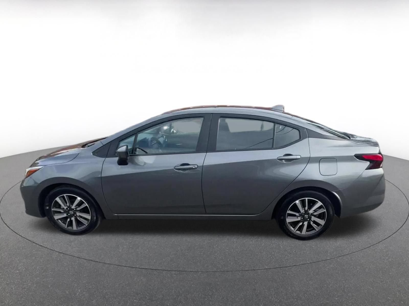 Used 2025 Nissan Versa SV FWD image 9