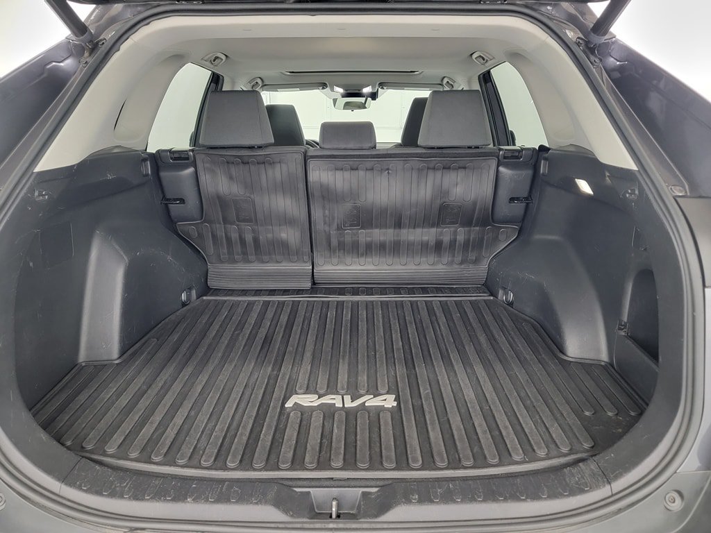 Used 2022 Toyota RAV4 XLE w/ Convenience Package FWD image 30