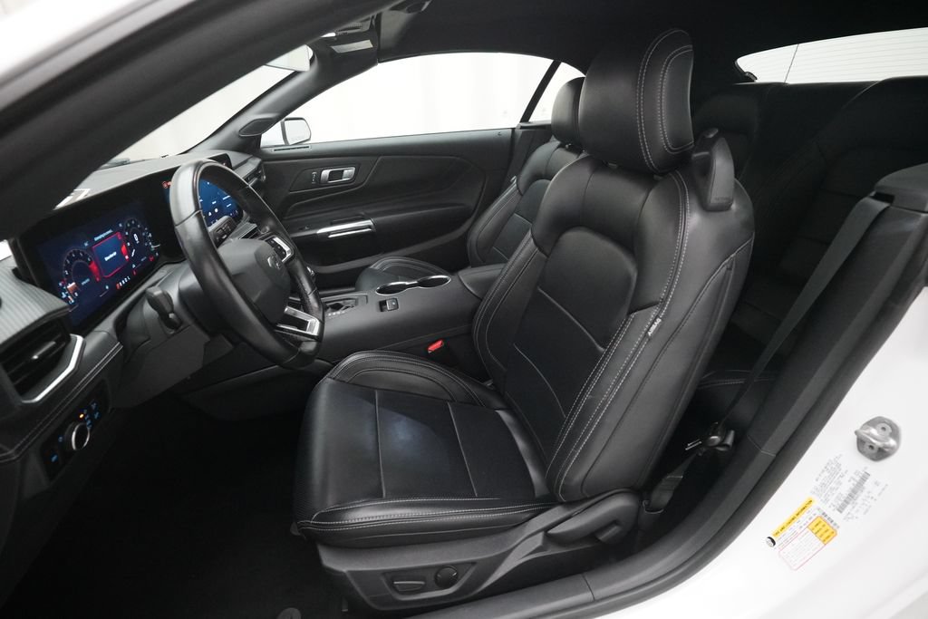 Used 2025 Ford Mustang Premium RWD image 7