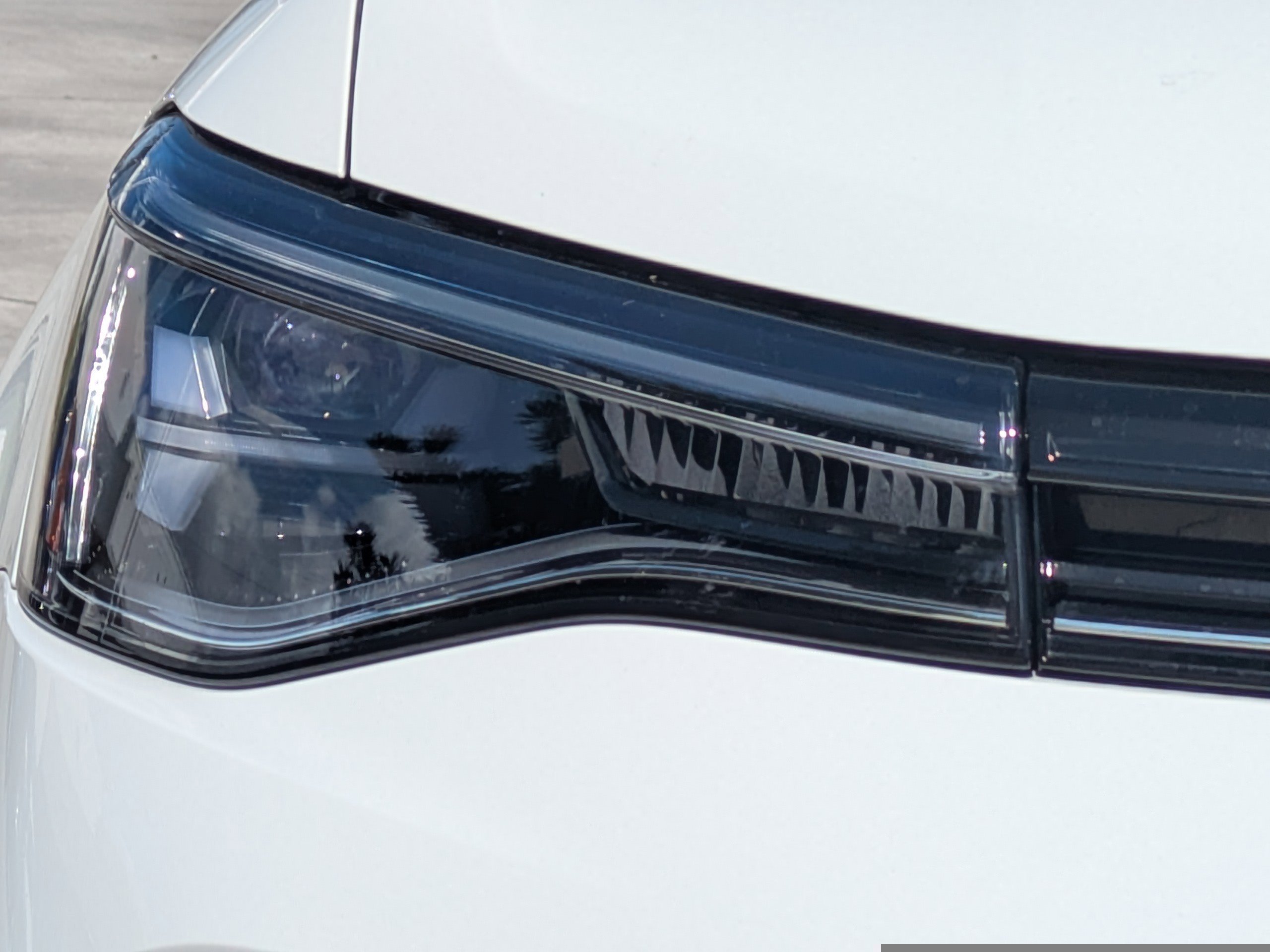 Certified 2025 Volkswagen Taos SE image 10