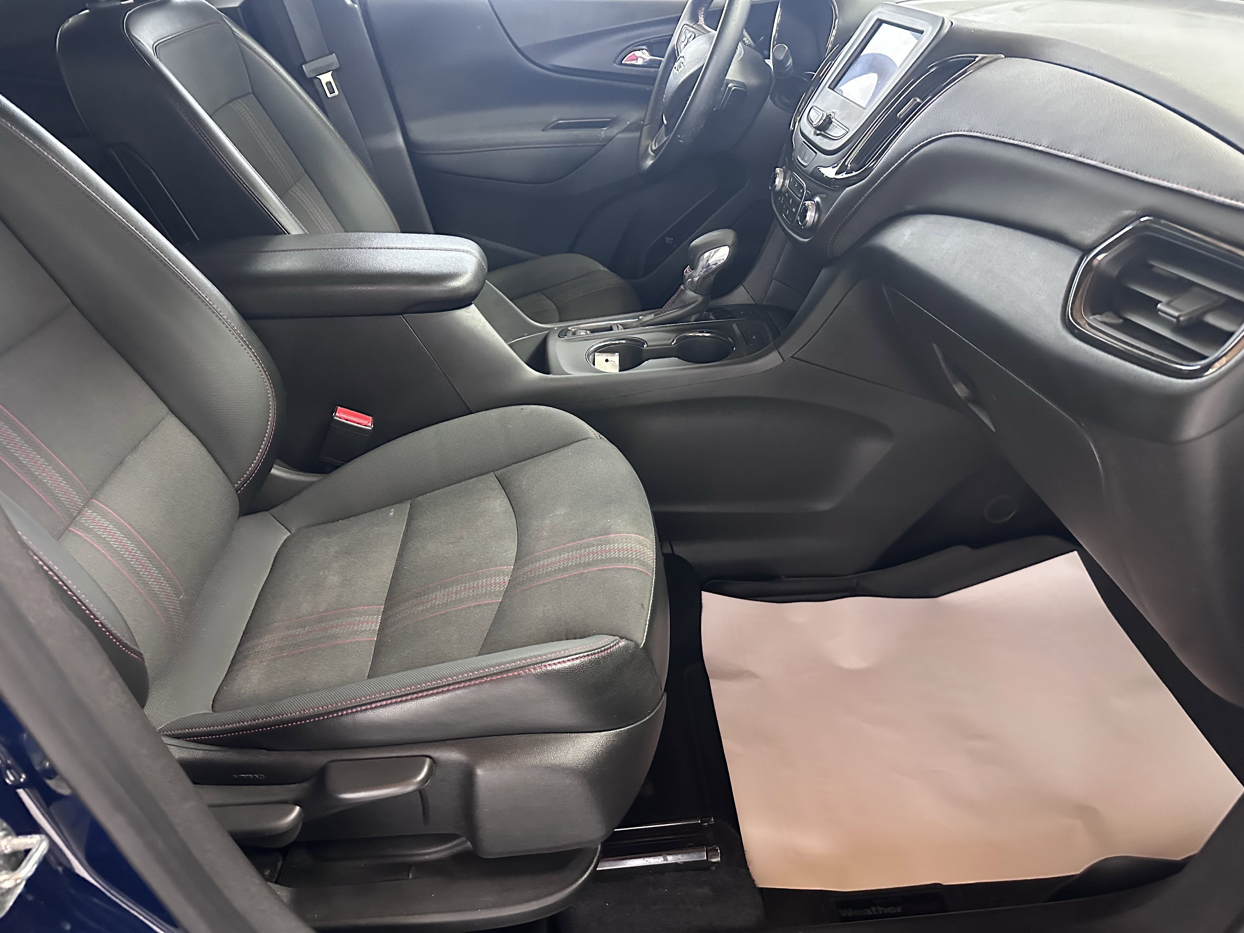 Used 2023 Chevrolet Equinox RS image 40