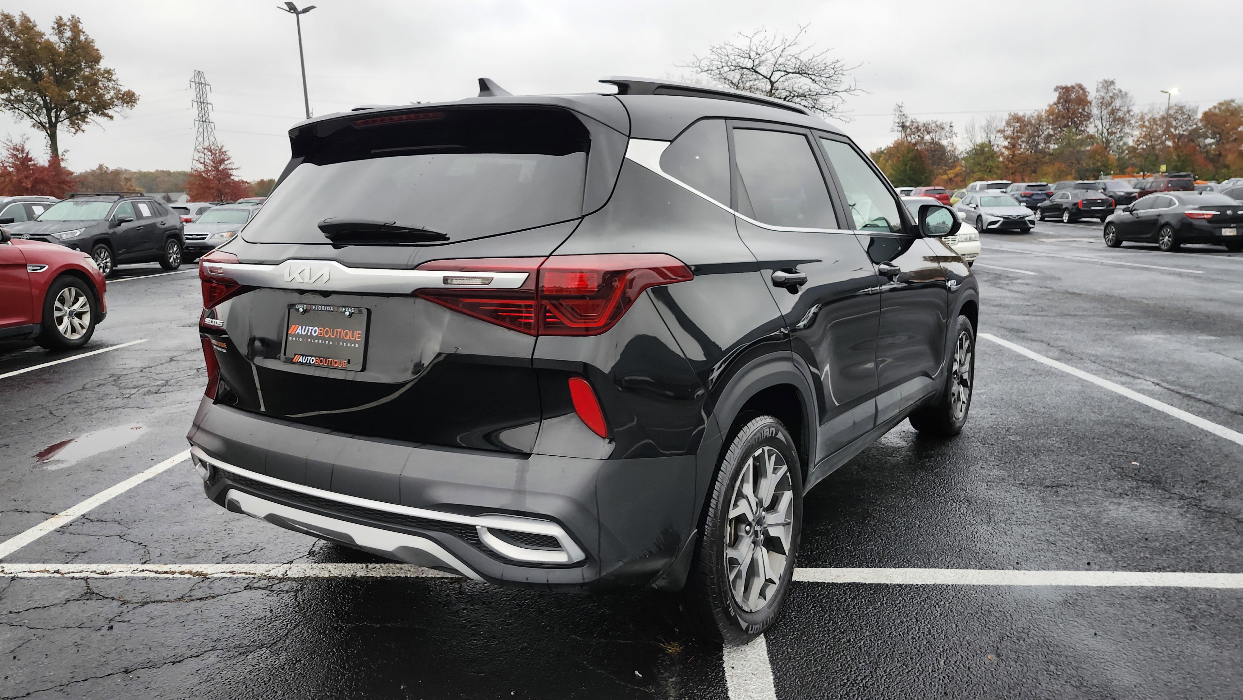 Used 2023 Kia Seltos EX image 11