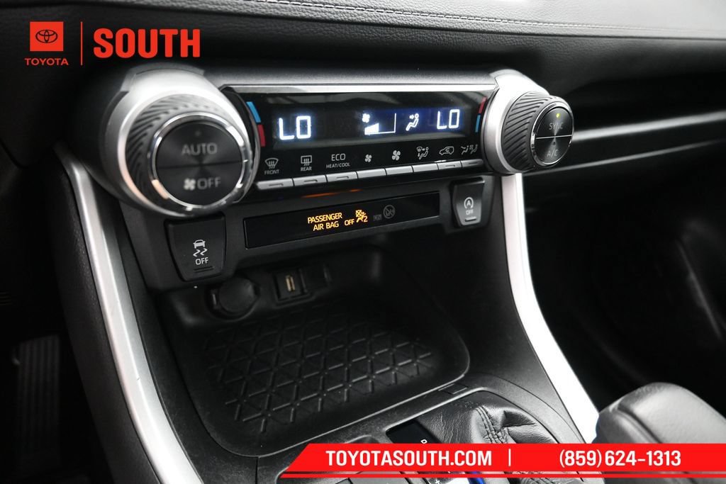 Used 2021 Toyota RAV4 XLE AWD/4WD image 13