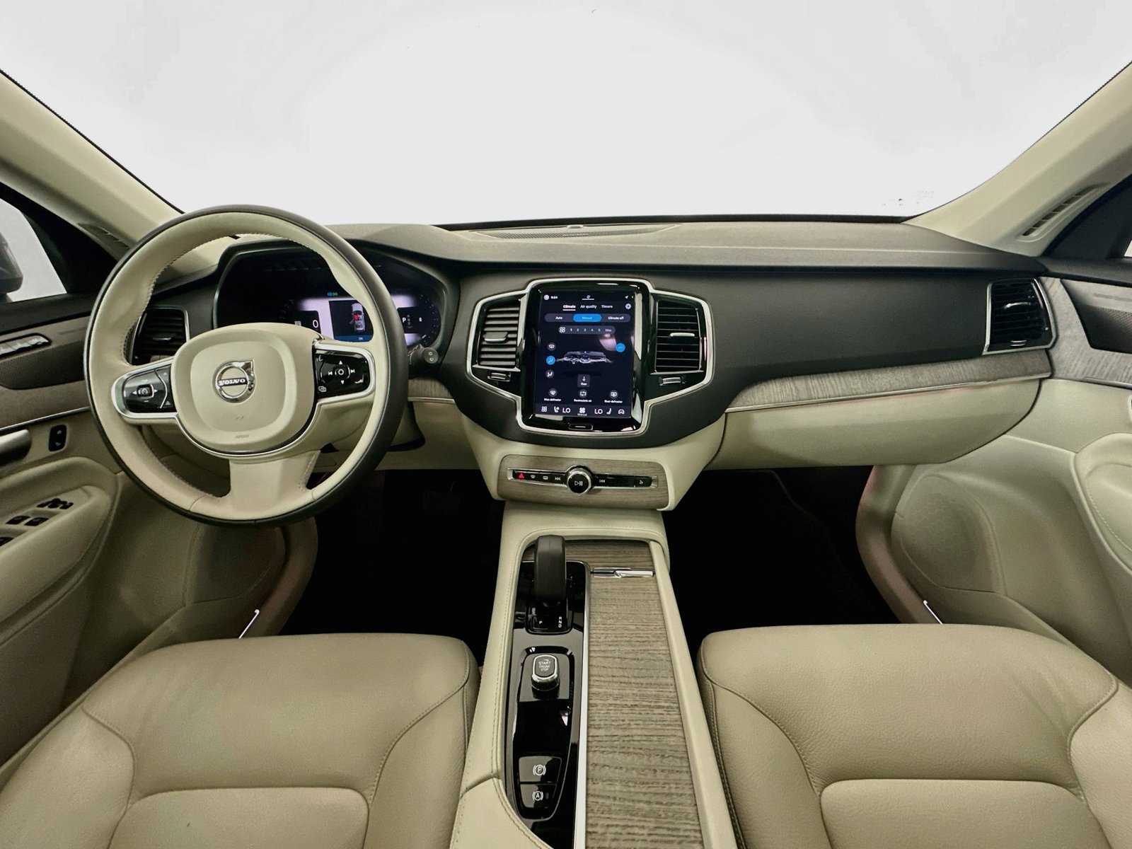 Certified 2024 Volvo XC90 B6 Plus AWD/4WD image 14