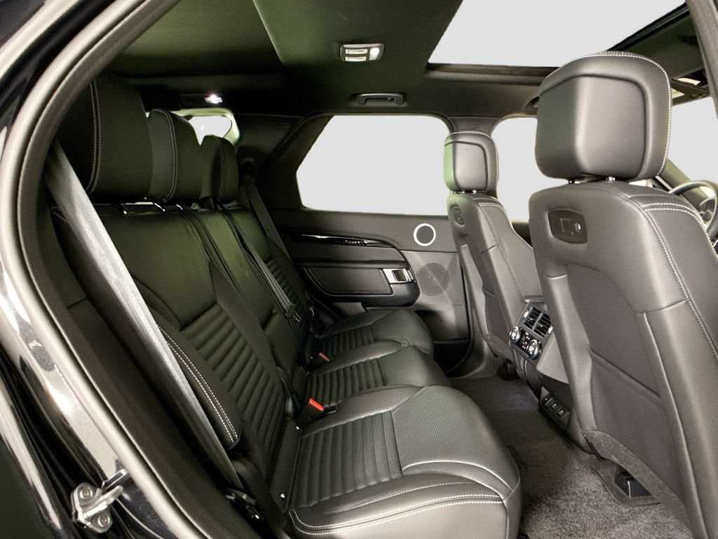 Used 2025 Land Rover Discovery S AWD/4WD image 15