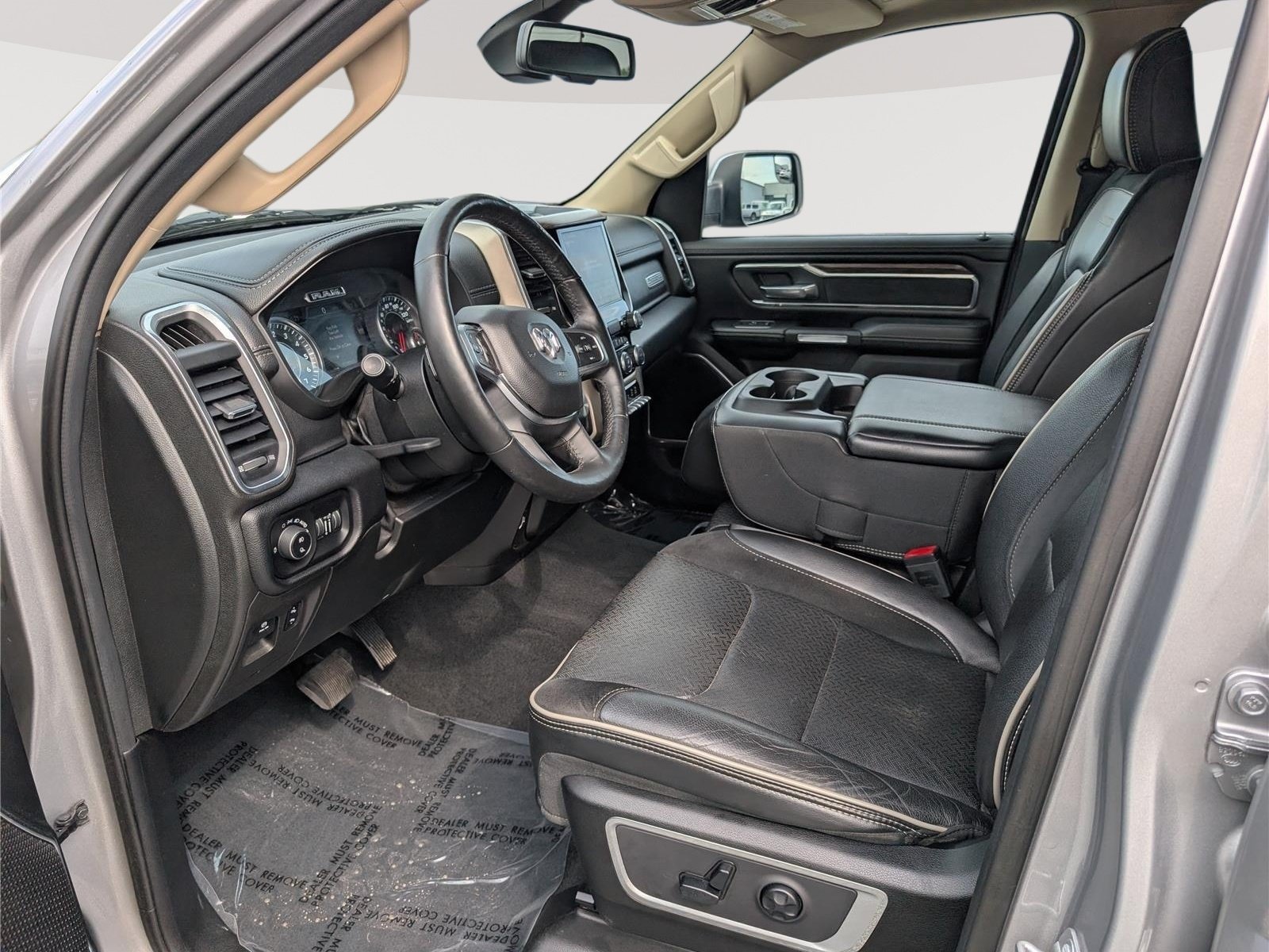 Used 2019 RAM 1500 Laramie AWD/4WD image 14