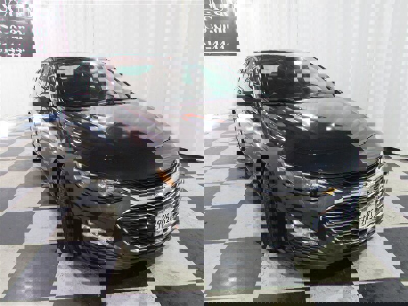 Used 2023 Chevrolet Malibu LT image 3