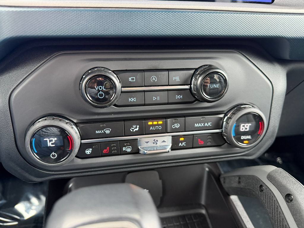 Used 2024 Ford Bronco Outer Banks AWD/4WD image 15