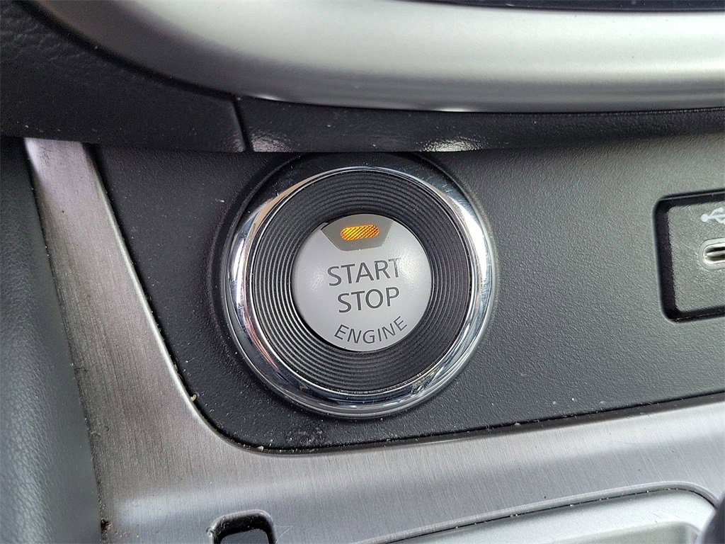 Used 2023 Nissan Murano SV image 9