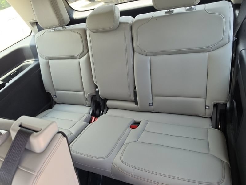 Certified 2025 Ford Expedition Active RWD image 12
