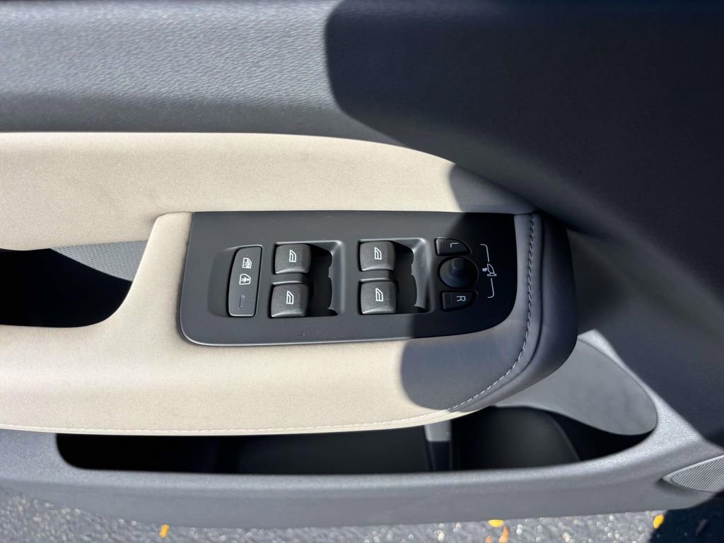 New 2026 Volvo XC60 B5 Plus w/ Protection Package Premier image 13