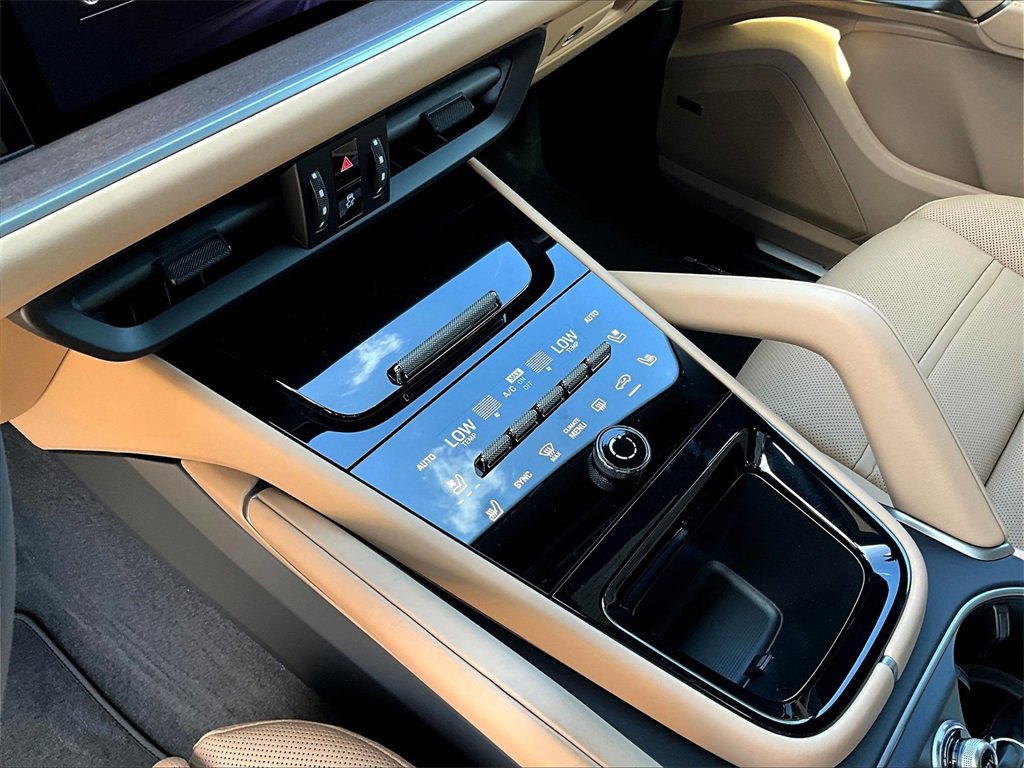 New 2026 Porsche Cayenne image 17