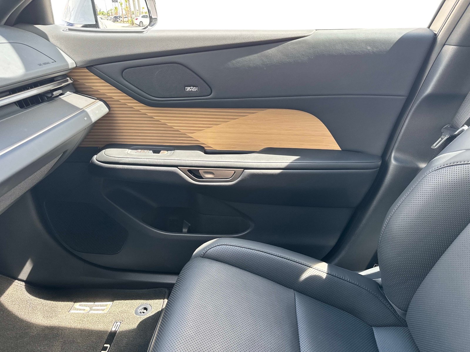 New 2026 Lexus ES 350e FWD image 22