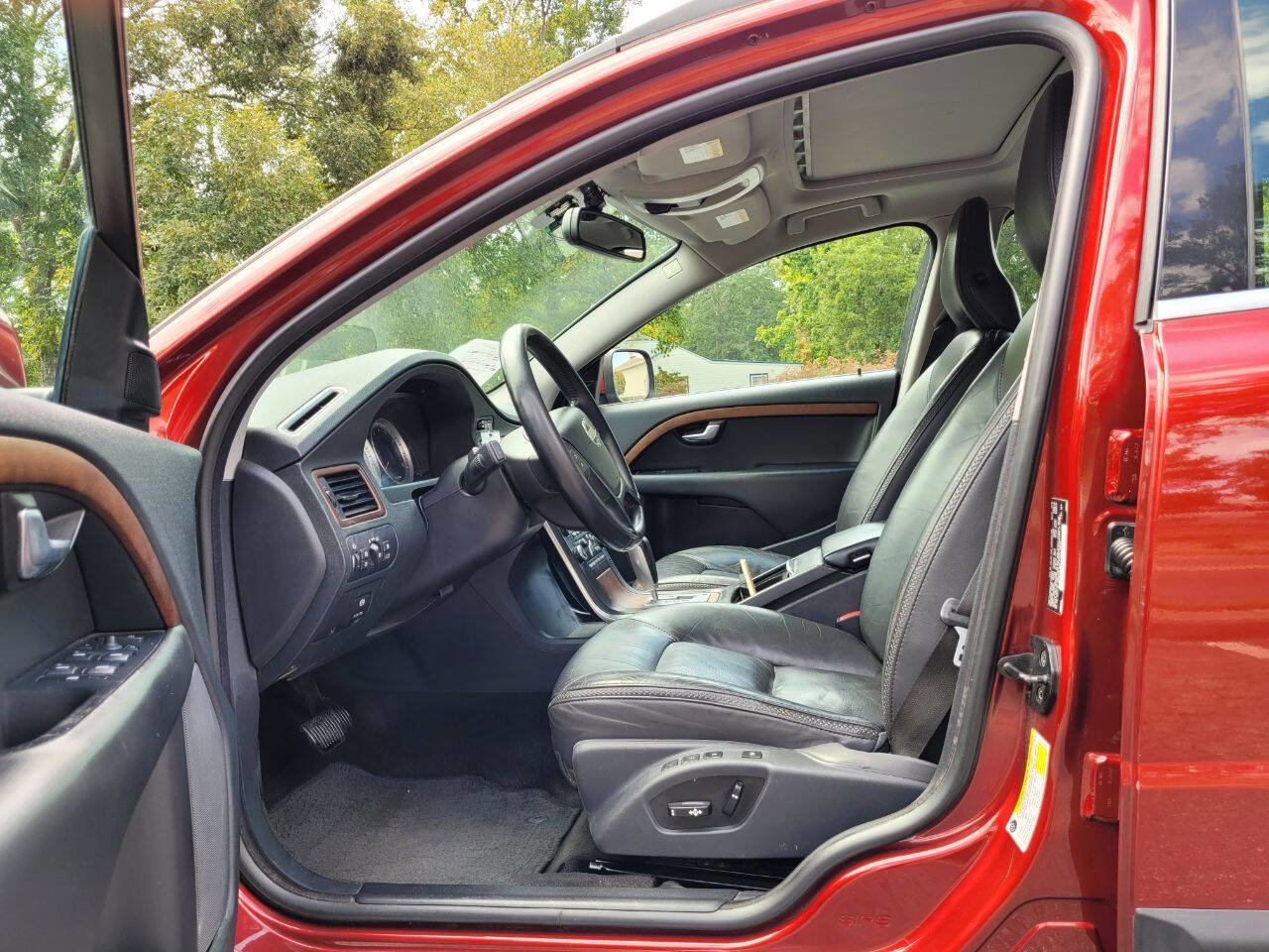 Used 2011 Volvo XC70 3.2 image 4