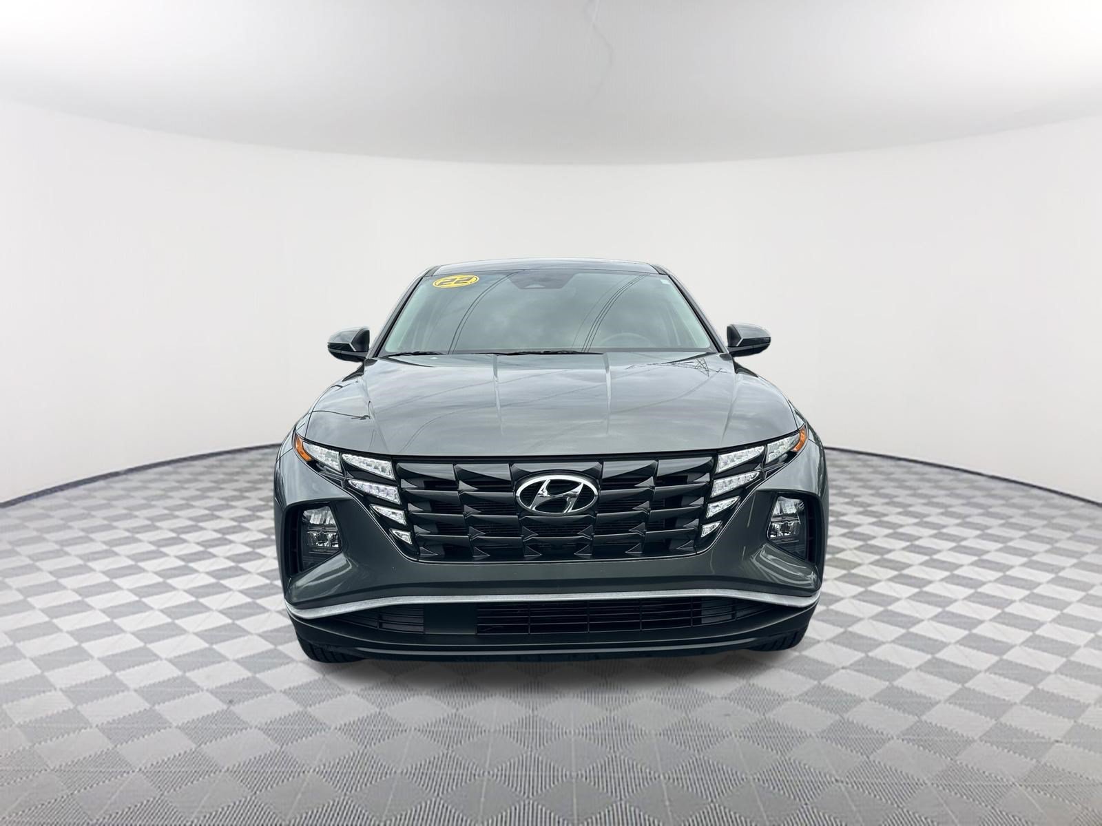 Used 2022 Hyundai Tucson SE w/ Cargo Package AWD/4WD image 2