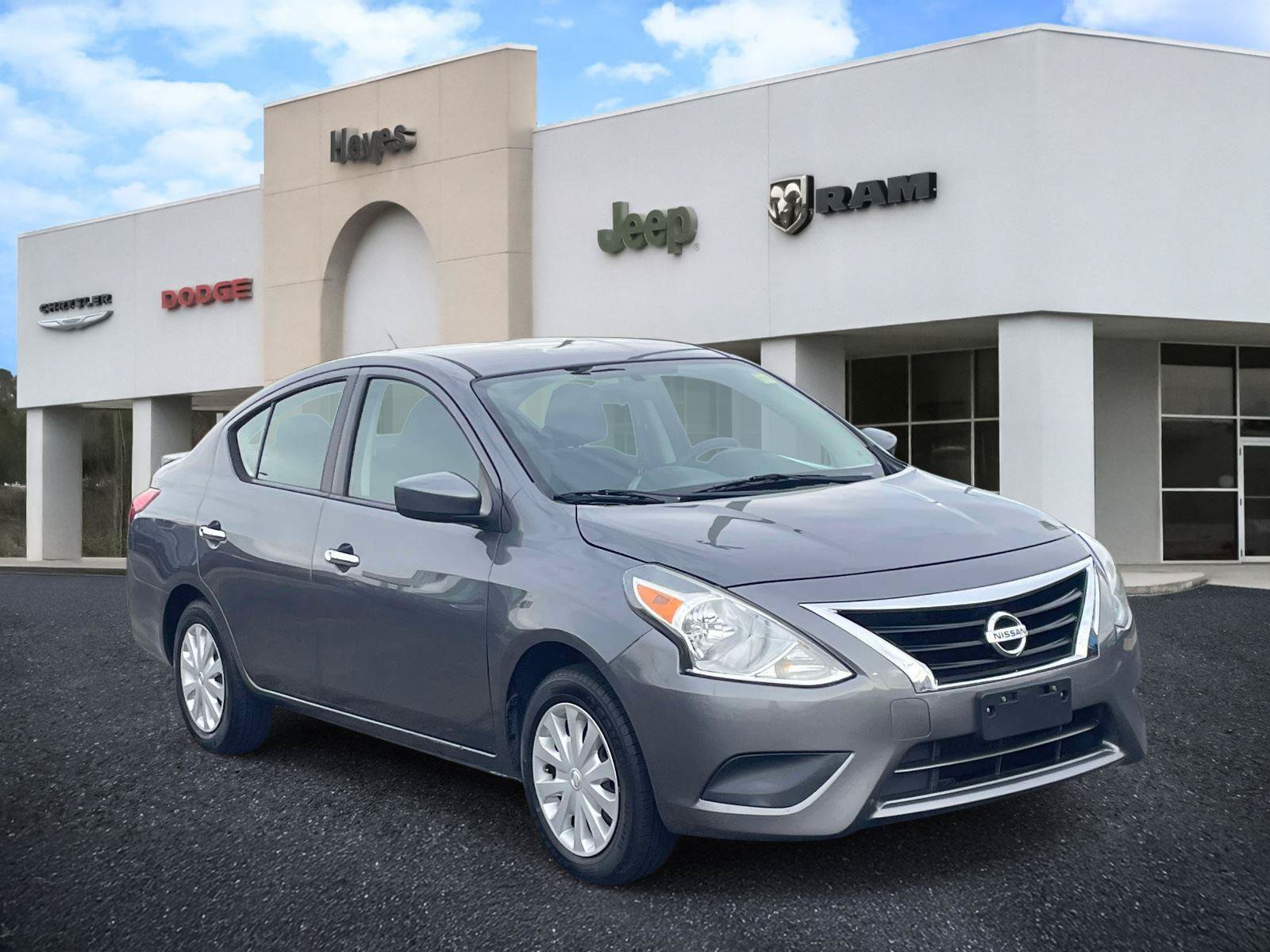 Used 2018 Nissan Versa SV FWD image 1