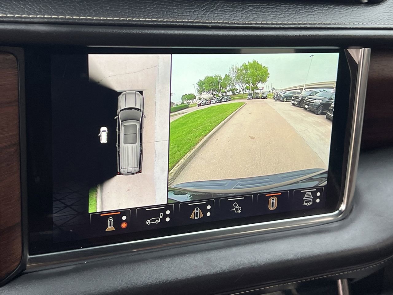 Used 2023 GMC Yukon XL Denali Ultimate w/ LPO, Floor Liner Package image 15