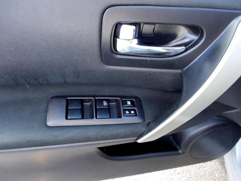 Used 2013 Nissan Rogue SV w/ Premium Pkg image 28