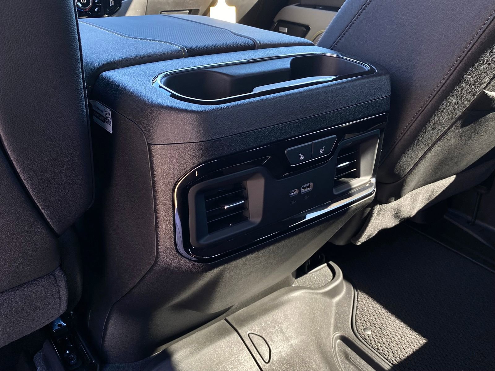 Used 2025 Chevrolet Silverado 2500 ZR2 w/ Technology Package image 35