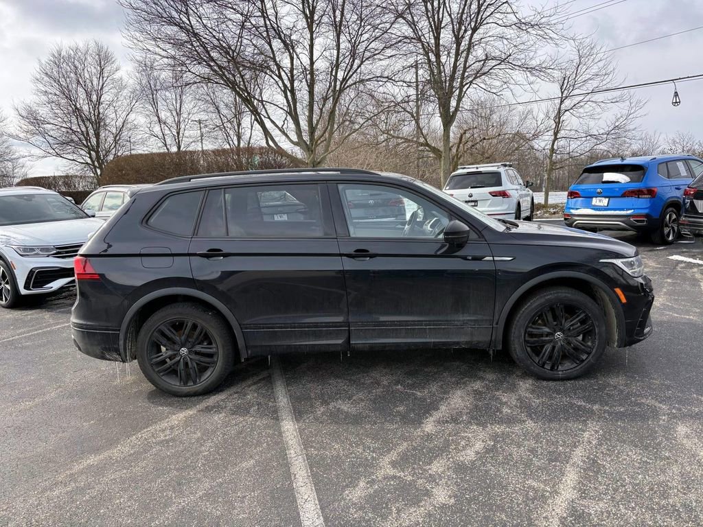 Used 2022 Volkswagen Tiguan SE R-Line image 8