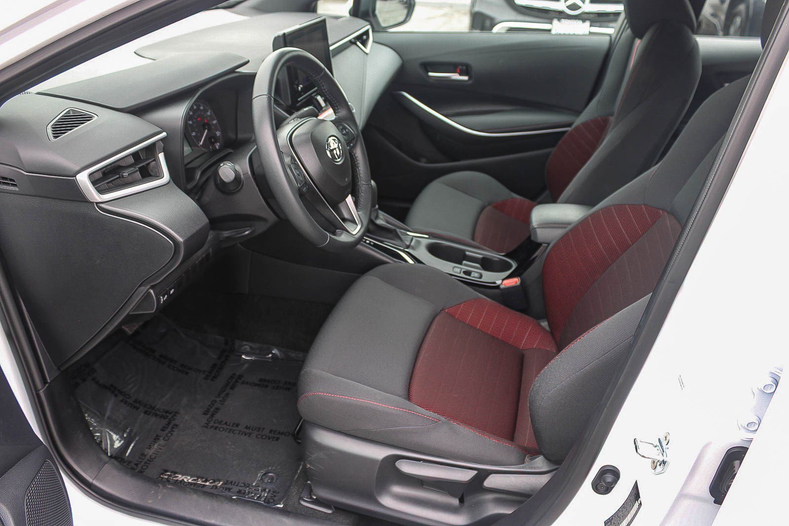 Used 2025 Toyota Corolla SE FWD image 18