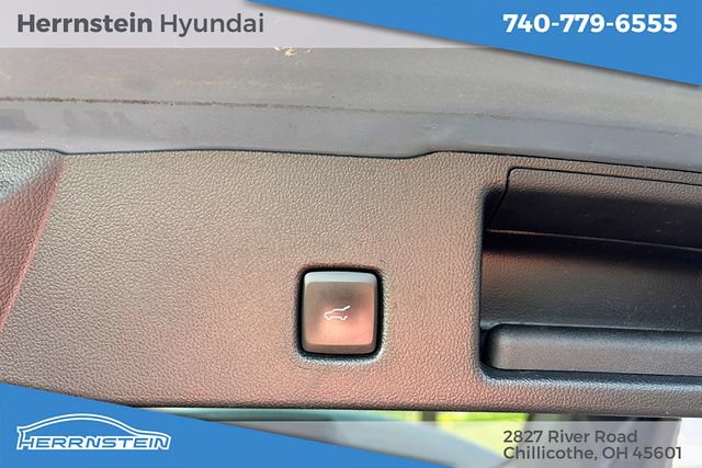 Used 2023 Ford Escape Platinum w/ Premium Technology Package AWD/4WD image 29