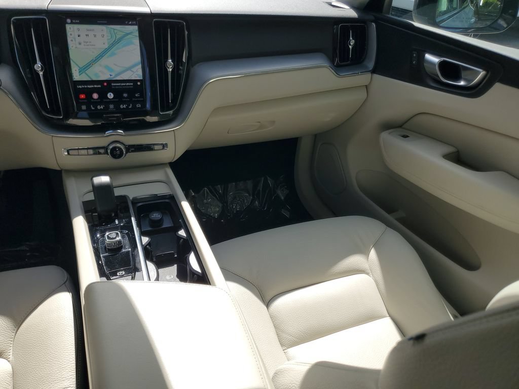 Certified 2024 Volvo XC60 B5 Core w/ Protection Package Premier AWD/4WD image 14