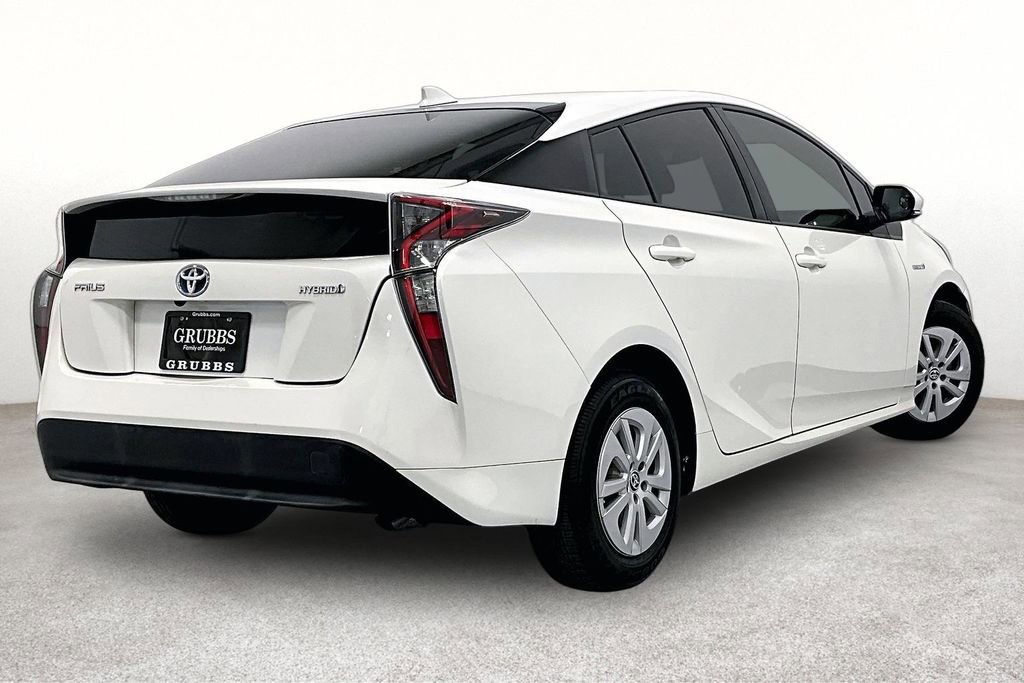 Used 2018 Toyota Prius One FWD image 2