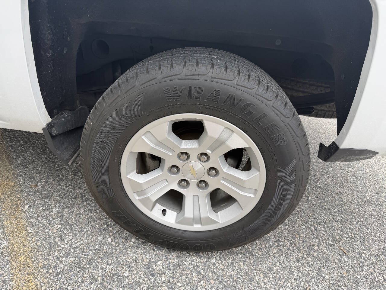 Used 2018 Chevrolet Silverado 1500 LT w/ All Star Edition AWD/4WD image 26