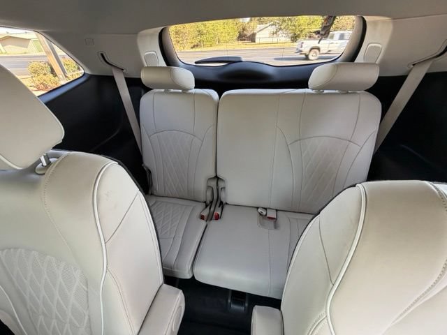 Used 2022 Buick Enclave Avenir w/ Avenir Technology Package FWD image 19