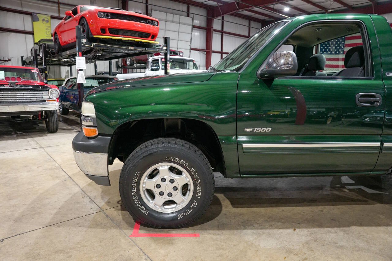 Used 2001 Chevrolet Silverado 1500 LS w/ Off-Road Chassis Pkg AWD/4WD image 3