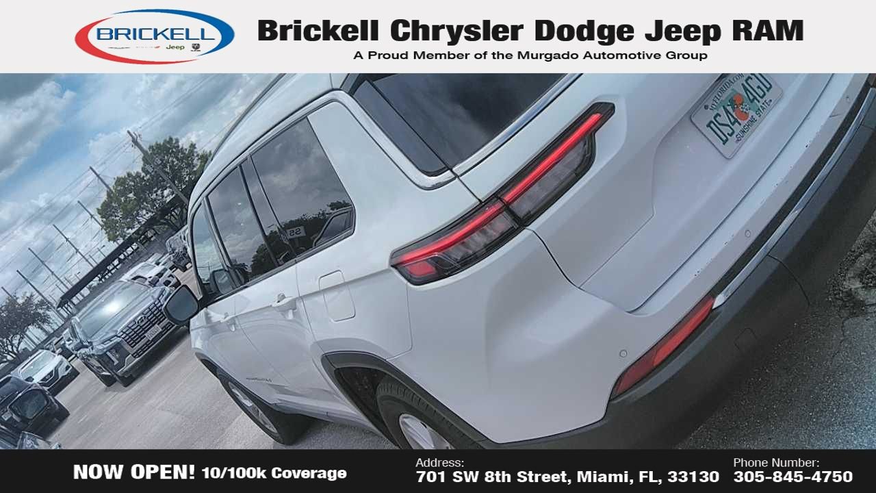 Used 2023 Jeep Grand Cherokee L Laredo image 4