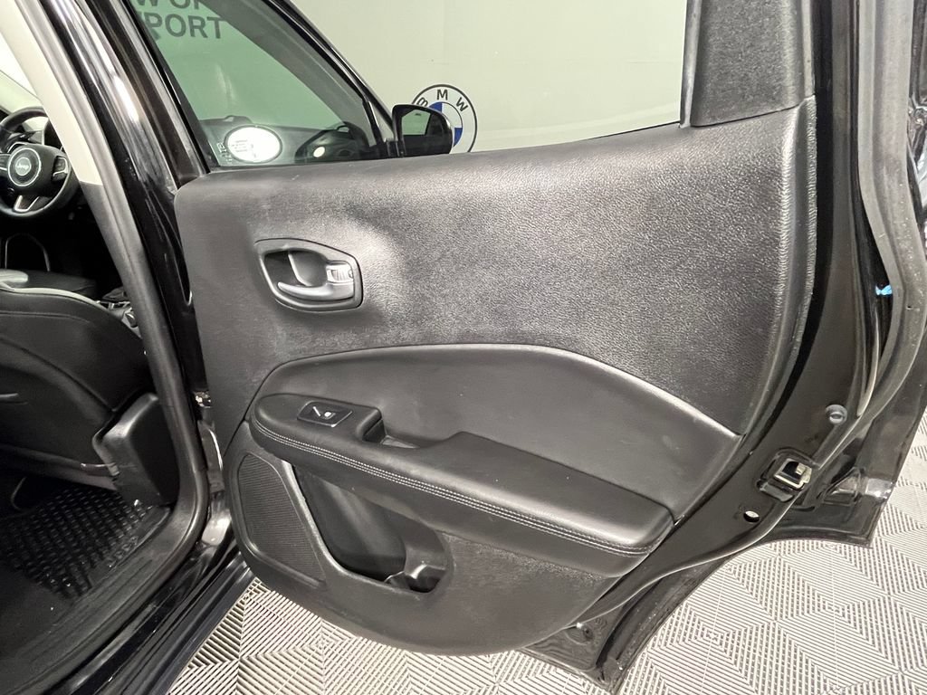 Used 2019 Jeep Compass Latitude AWD/4WD image 22