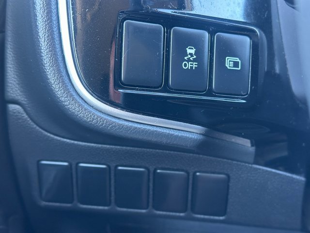 Used 2018 Mitsubishi Outlander ES image 29