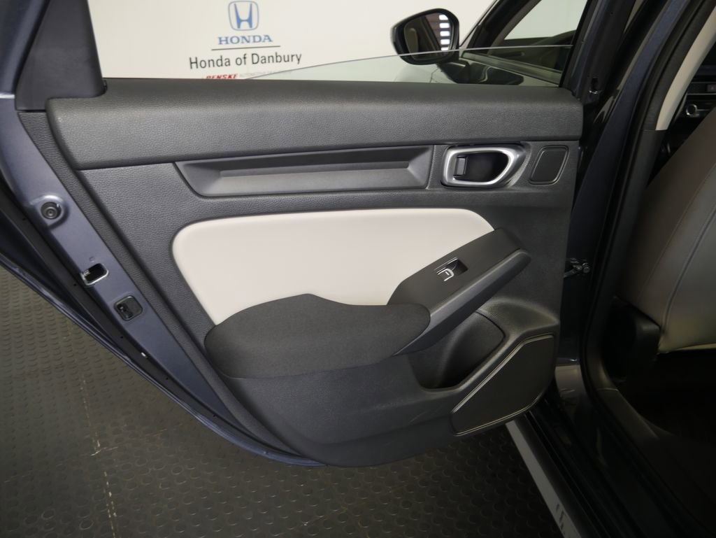 Used 2023 Honda Civic LX image 9