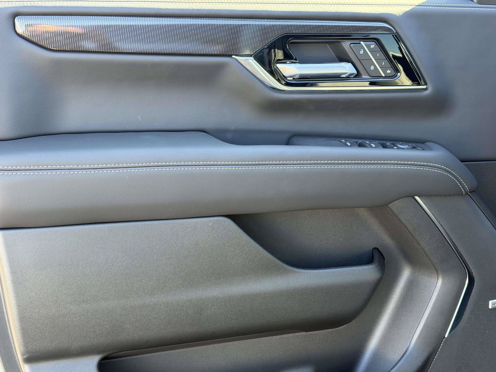 New 2026 GMC Yukon XL Elevation AWD/4WD image 6