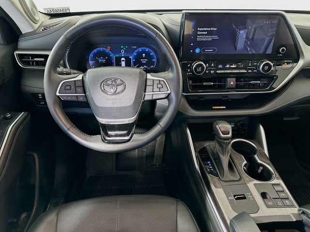 Used 2023 Toyota Highlander Platinum image 23