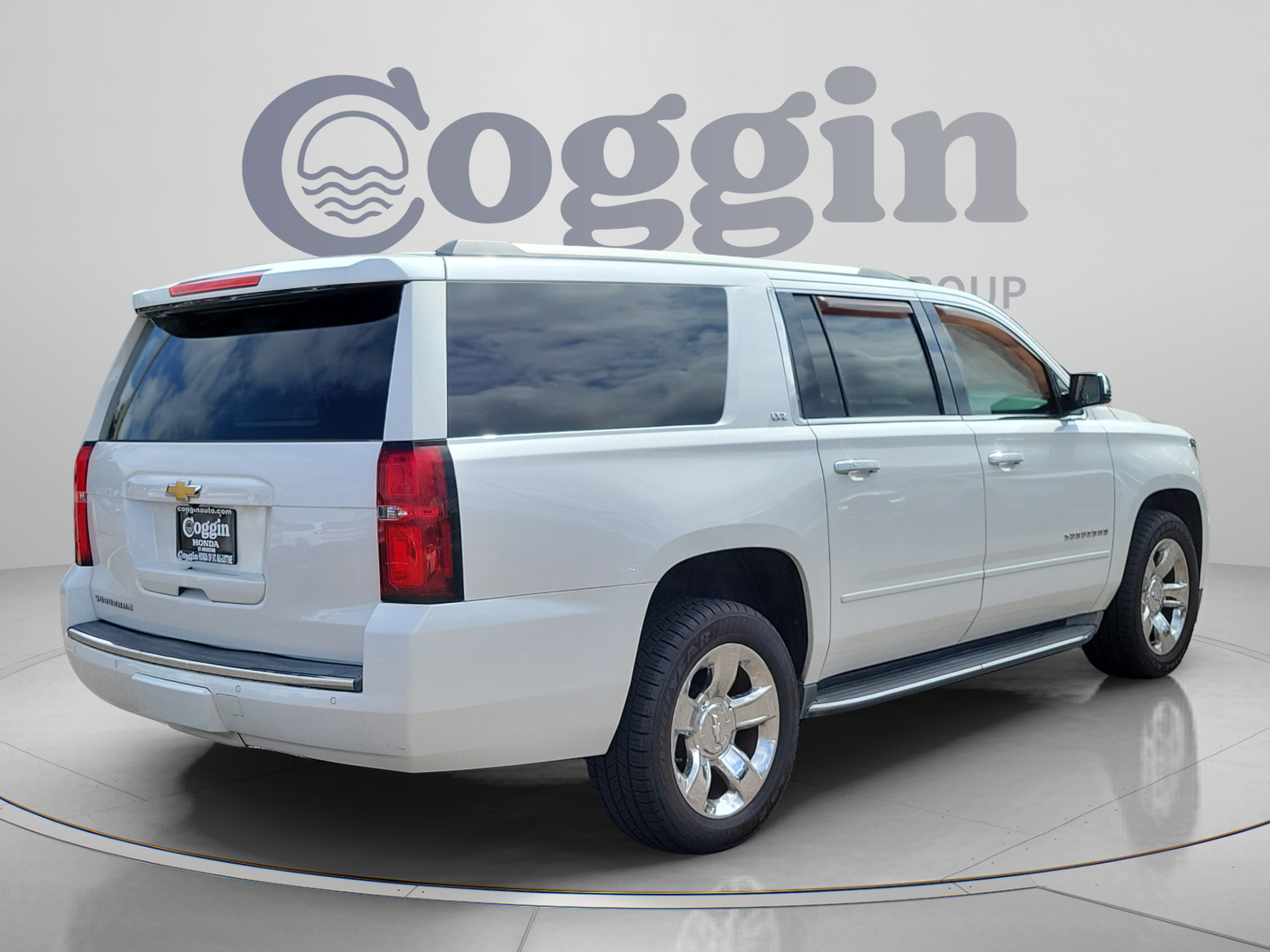 Used 2016 Chevrolet Suburban LTZ RWD image 5