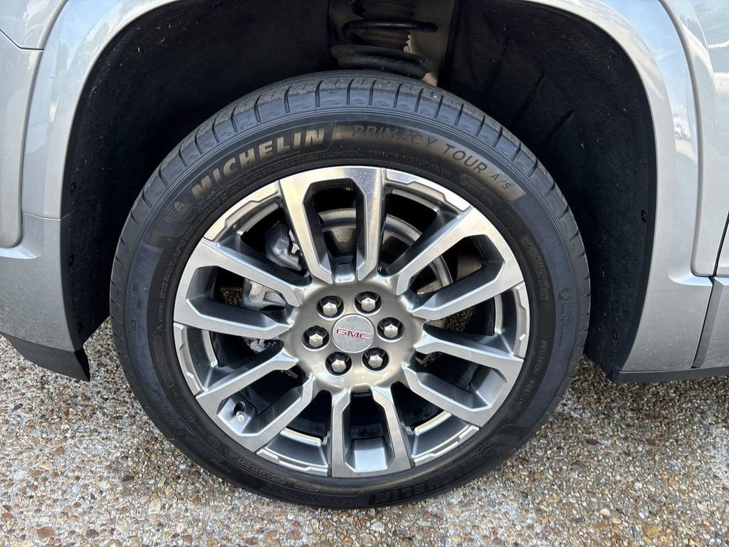 Certified 2023 GMC Acadia Denali w/ Denali Ultimate Package FWD image 34