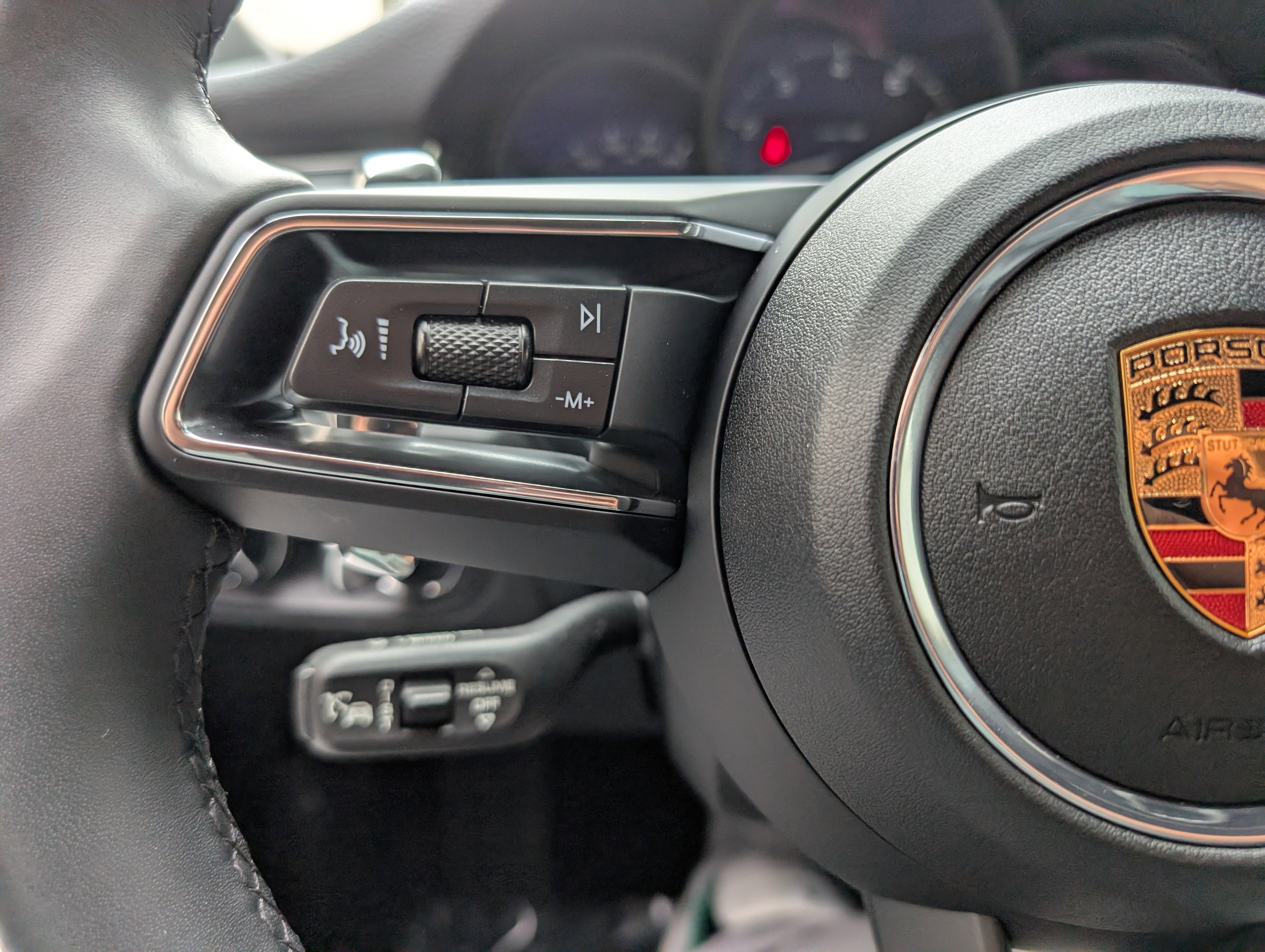 Certified 2025 Porsche Macan image 24