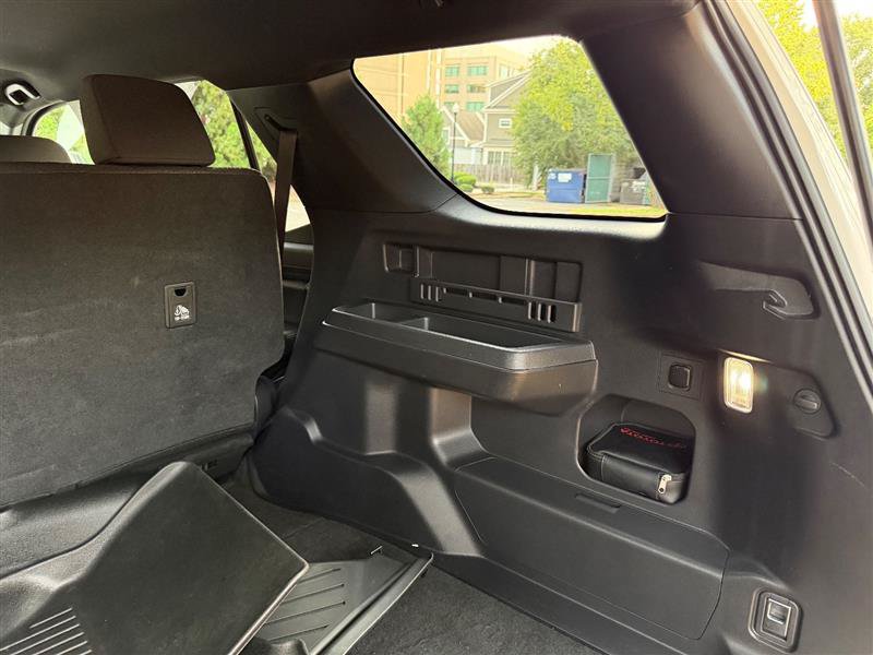 Used 2025 Toyota 4Runner SR5 AWD/4WD image 29